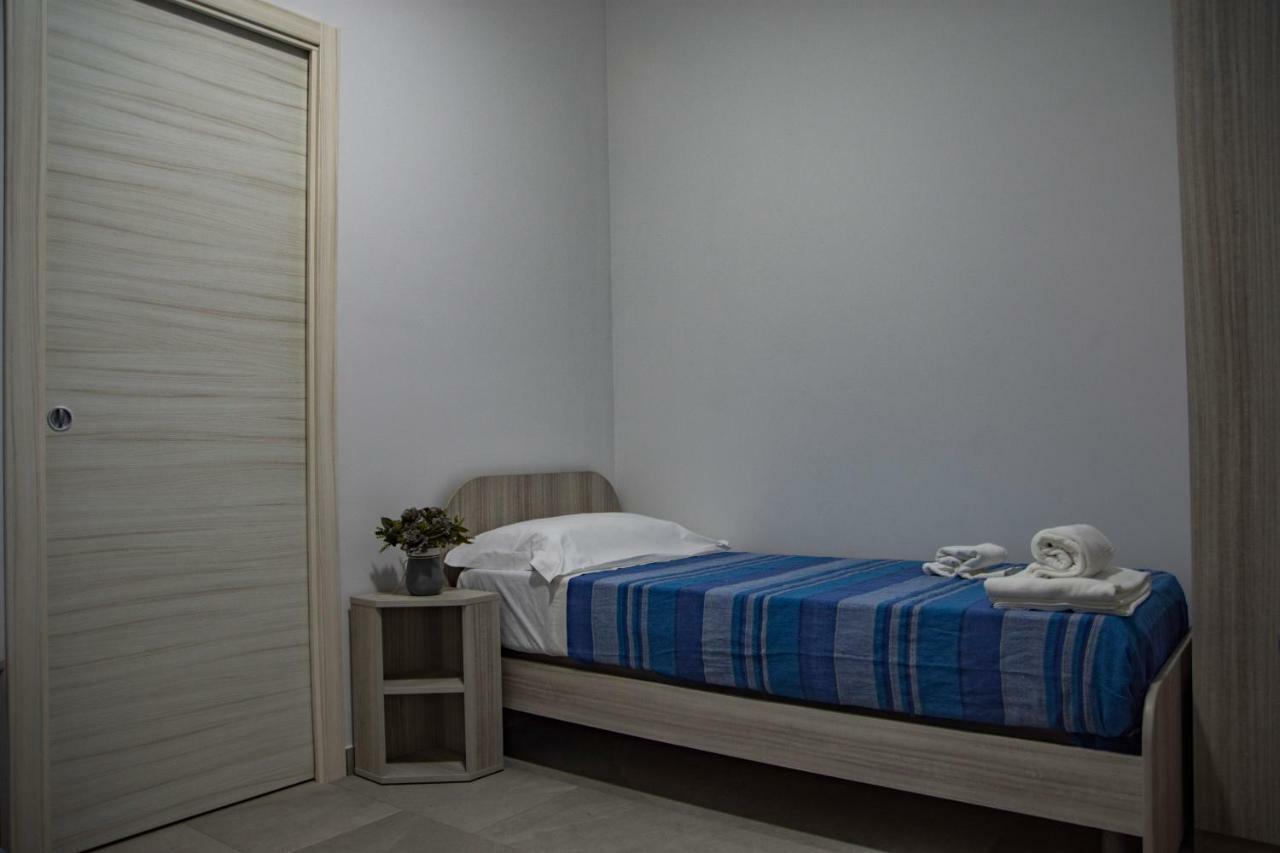 Case Vacanze Blue Sea Mascali Bagian luar foto